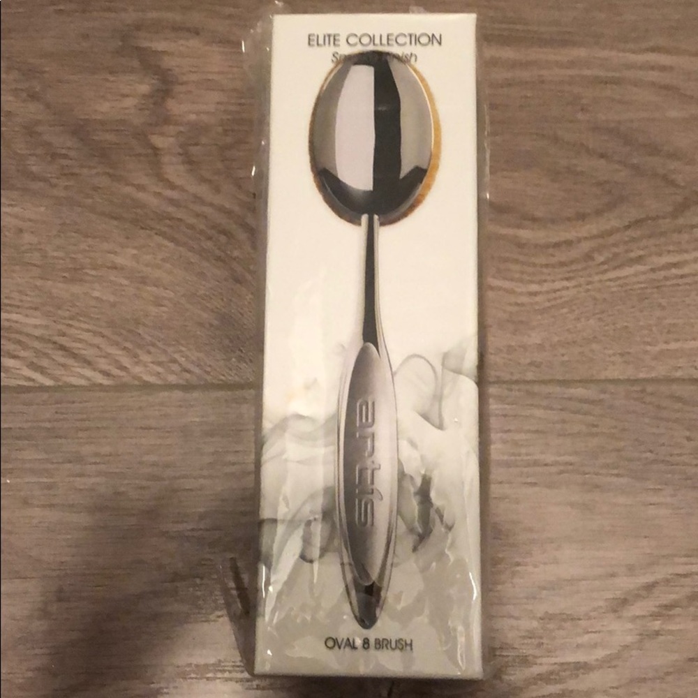 Artis Elite Collection Oval 8 Brush